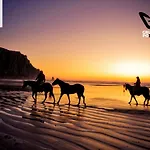 Mar Azul & Surf Suances