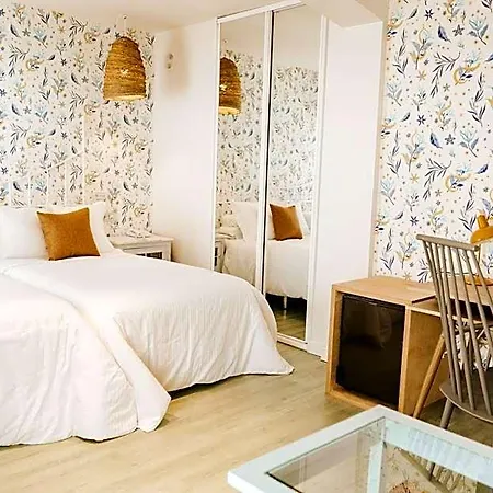 Mar Azul & Surf Hotel