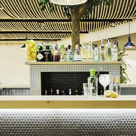 Mar Azul & Surf Suances